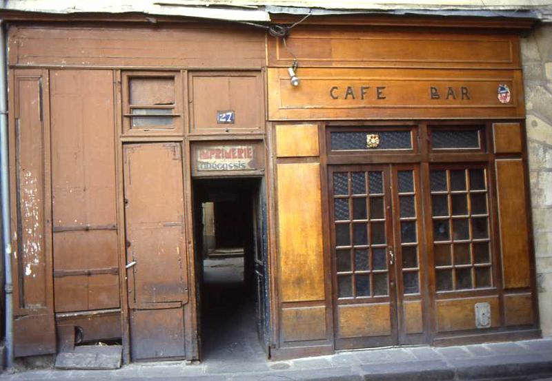 30-Vecchio Caffé nel Marais,aperta nel giorno della Pasqua cristiana,19 aprile 1987.jpg